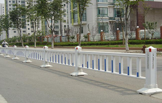 道路<a href=http://m.sxghzs.cn target=_blank class=infotextkey>圍欄</a>